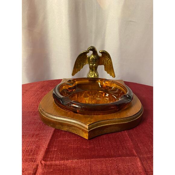 Vintage, Mid-Century Style Ashtray with Brass Eagle - Picture 12 of 12
